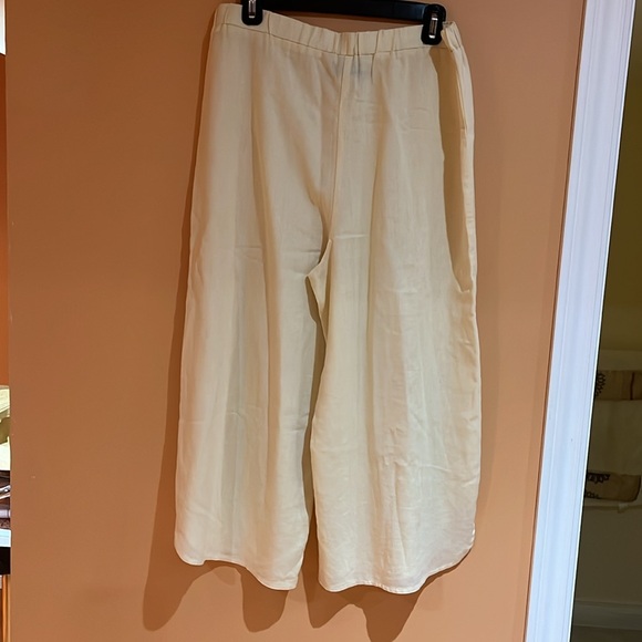 Ladies wide leg capris - Picture 2 of 4